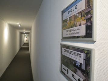Dødsgangen set fra indgangen - meeeeget lang gang