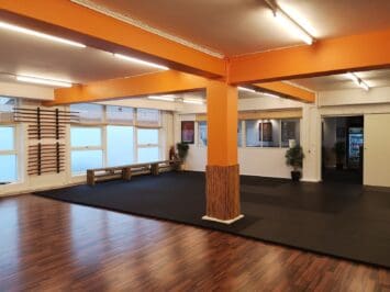 Plads til kast - Nye måtter i dojo